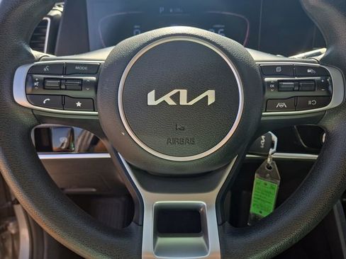 Used 2023 Kia Sportage LX image 31