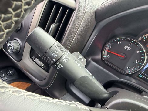 Used 2018 Chevrolet Silverado 1500 High Country image 30