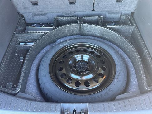 Used 2019 Ford Escape Titanium image 16