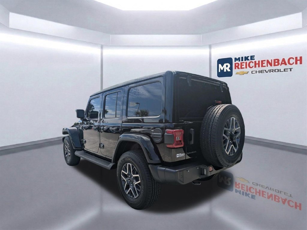 Used 2026 Jeep Wrangler Unlimited Sahara AWD/4WD image 6
