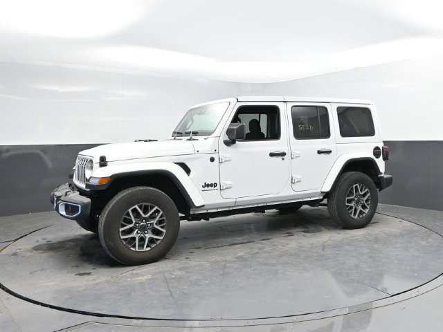 Used 2025 Jeep Wrangler Unlimited Sahara AWD/4WD image 7