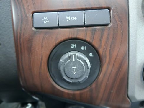 Used 2016 Ford F250 Lariat w/ Lariat Ultimate Package AWD/4WD image 16