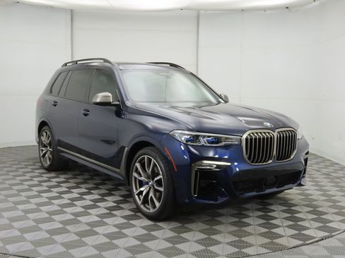 Used 2020 BMW X7 M50i image 3