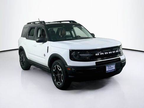 Used 2022 Ford Bronco Sport Outer Banks w/ Tech Package AWD/4WD image 3