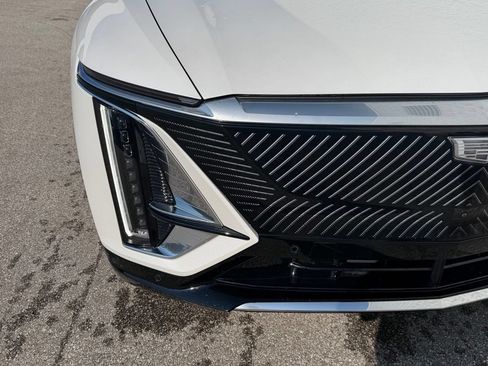 Used 2024 Cadillac Lyriq Luxury AWD/4WD image 5