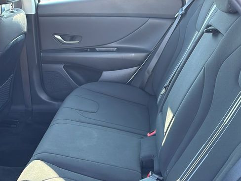 Used 2025 Hyundai Elantra SEL image 29