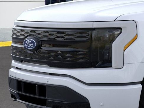 New 2025 Ford F150 Lightning Platinum image 34