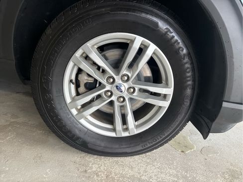 Used 2022 Ford Explorer XLT w/ Equipment Group 202A AWD/4WD image 48
