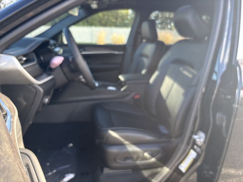 New 2025 Jeep Grand Cherokee L Limited image 18