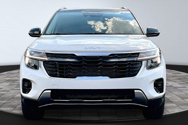 Used 2026 Kia Seltos S AWD/4WD image 2