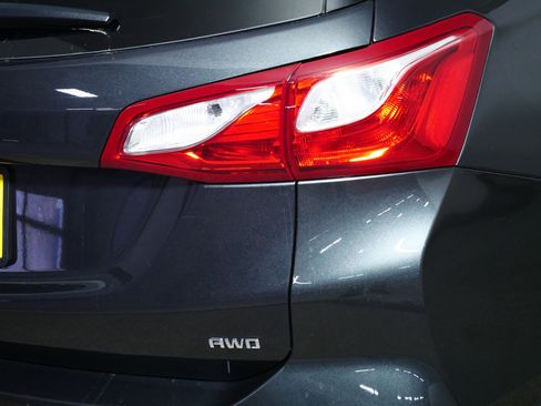 Used 2020 Chevrolet Equinox LS w/ LS Convenience Package image 17