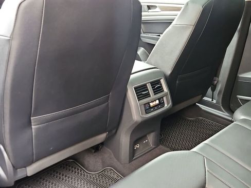 Used 2019 Volkswagen Atlas SEL FWD image 18