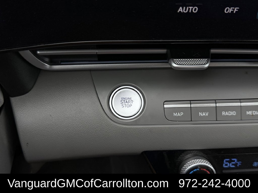 Used 2024 Hyundai Elantra SEL w/ Convenience Package FWD image 23