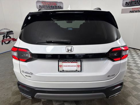 Used 2023 Honda Pilot Elite image 6