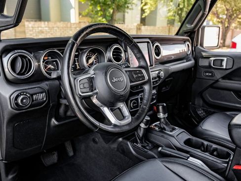 Used 2021 Jeep Wrangler Unlimited Sahara image 26