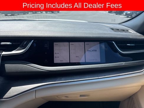 Used 2023 Jeep Grand Cherokee L Limited w/ Luxury Tech Group II AWD/4WD image 16