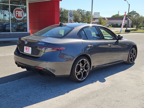 Used 2024 Alfa Romeo Giulia Veloce image 4