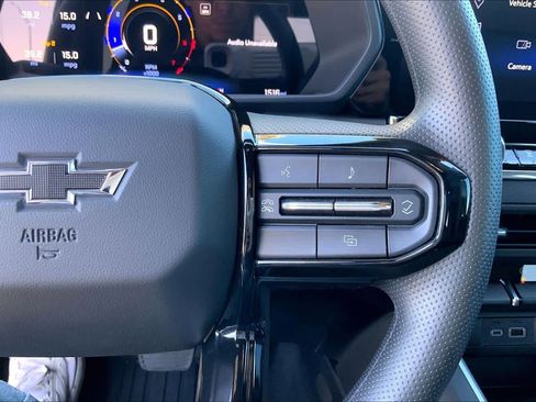 Used 2025 Chevrolet Colorado Trail Boss image 24