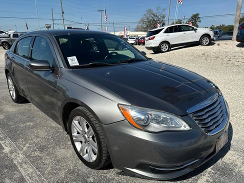 Used 2013 Chrysler 200 Touring FWD image 5