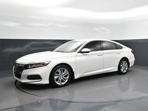 Used 2019 Honda Accord LX image 3