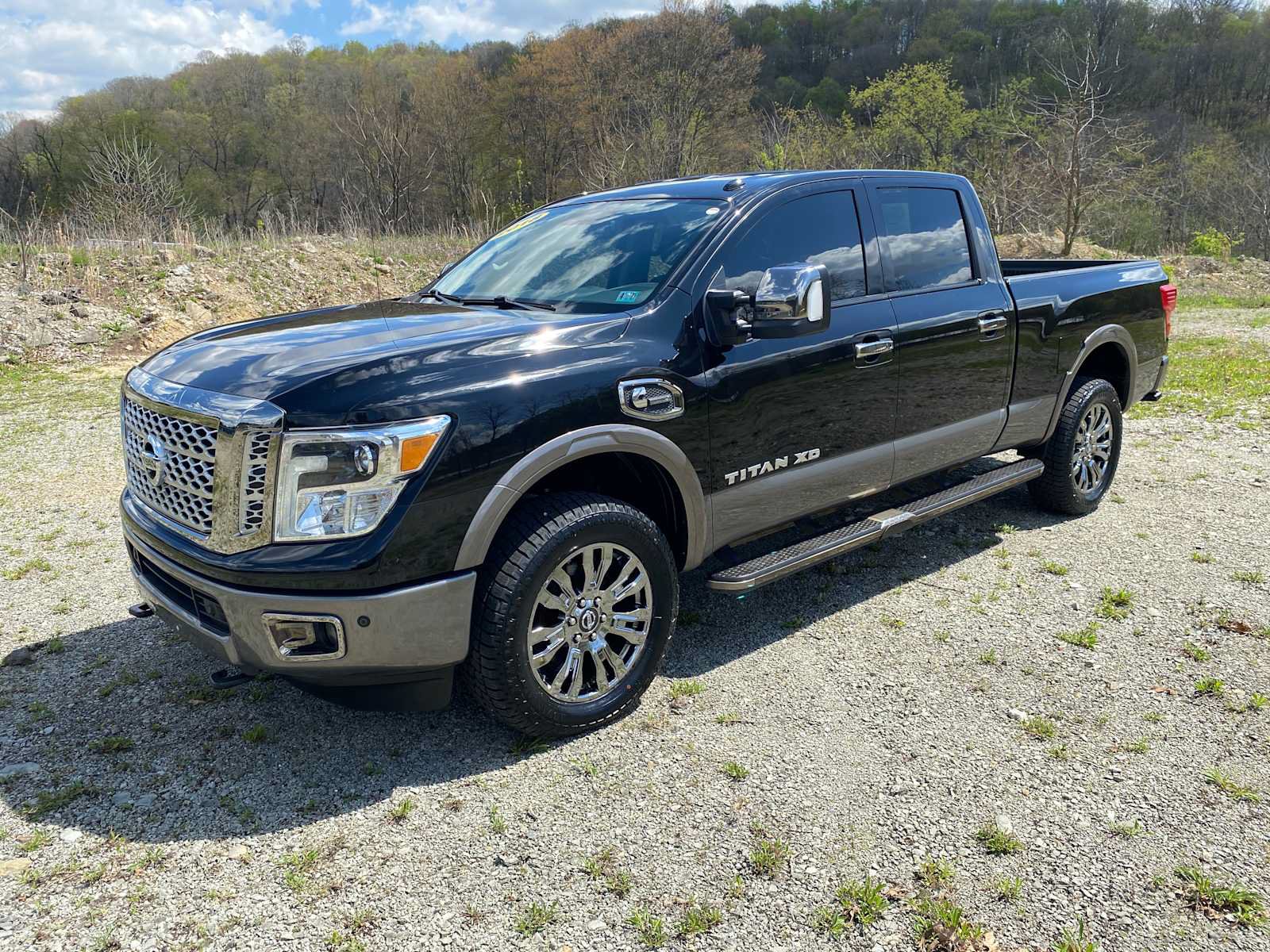 Used 2018 Nissan Titan Platinum Reserve w/ Platinum Utility Package AWD/4WD image 2