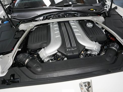 Used 2020 Bentley Flying Spur W12 image 58