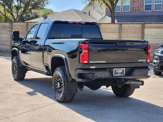 Used 2025 Chevrolet Silverado 2500 ZR2 w/ Technology Package video 3