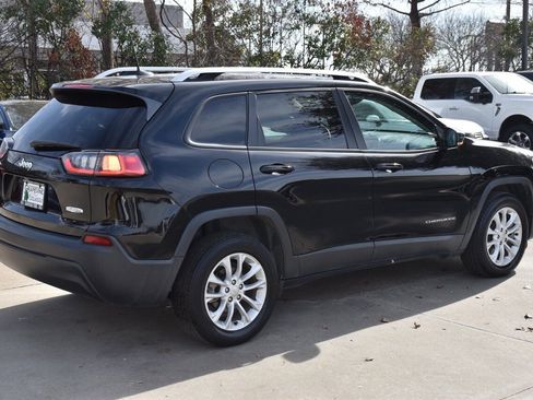 Used 2021 Jeep Cherokee Latitude image 7
