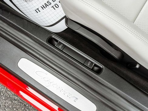 Used 2017 Porsche 718 Cayman image 24