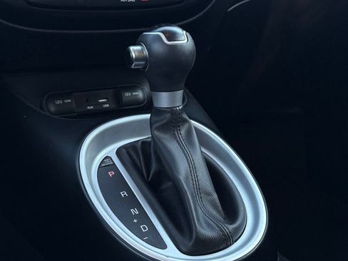 Used 2018 Kia Soul FWD image 13