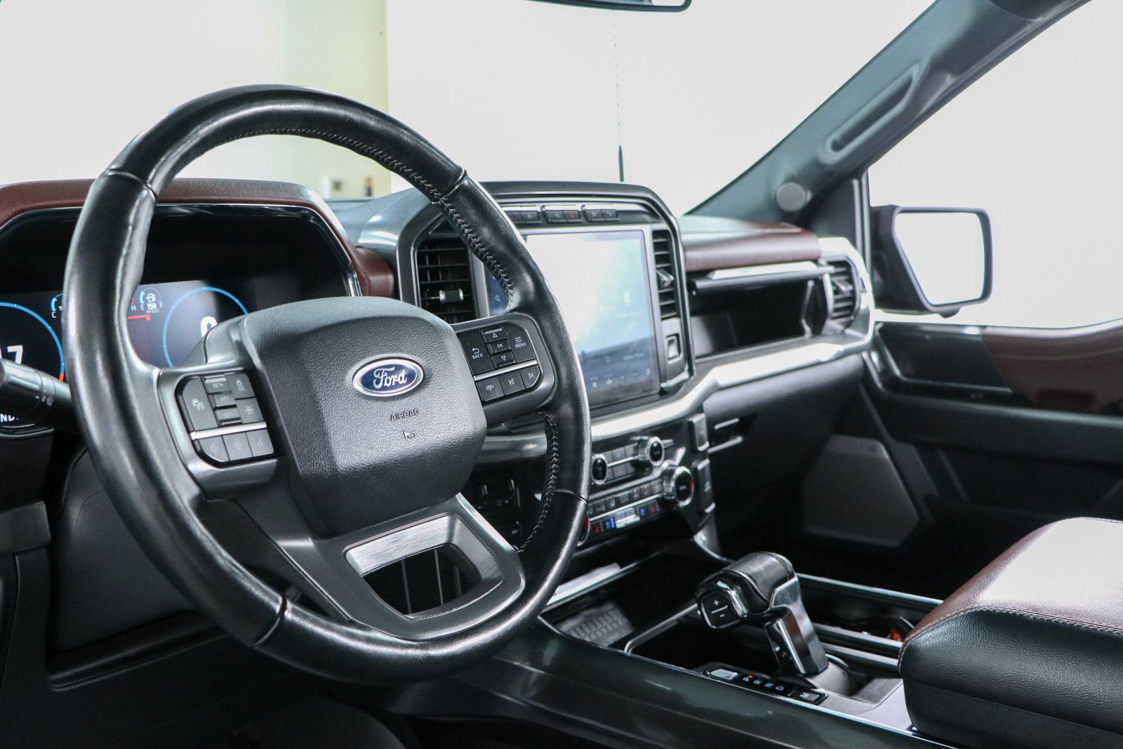 Used 2022 Ford F150 Lariat w/ Equipment Group 502A High AWD/4WD image 25