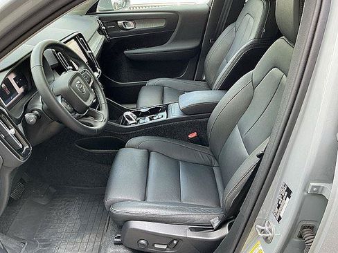 Certified 2025 Volvo XC40 B5 Ultra w/ Climate Package AWD/4WD image 15