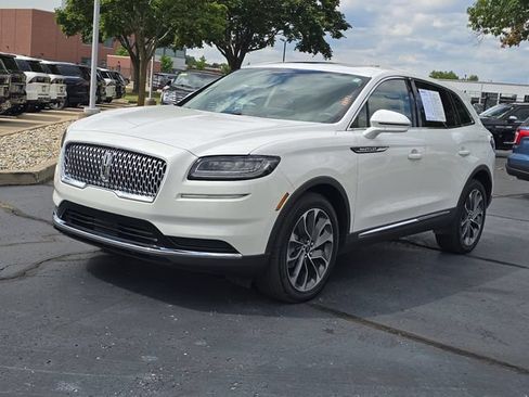 Used 2023 Lincoln Nautilus Reserve AWD/4WD image 2