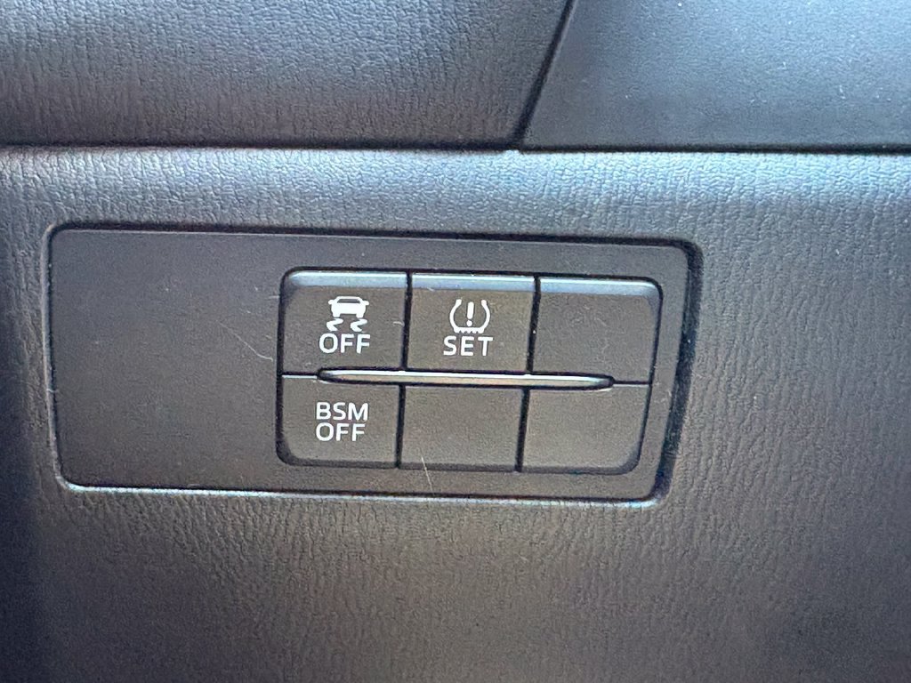 Used 2014 MAZDA MAZDA3 i Touring FWD image 21