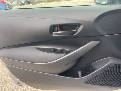 Used 2025 Toyota Corolla LE image 20