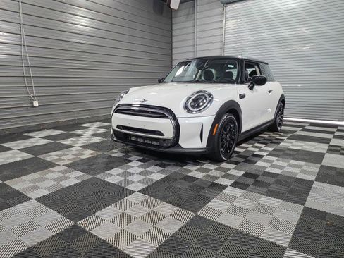Used 2023 MINI Cooper 2-Door Hardtop image 38