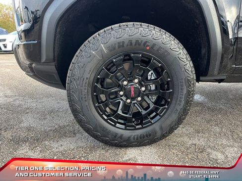 New 2026 GMC Canyon Elevation w/ Technology Package image 9