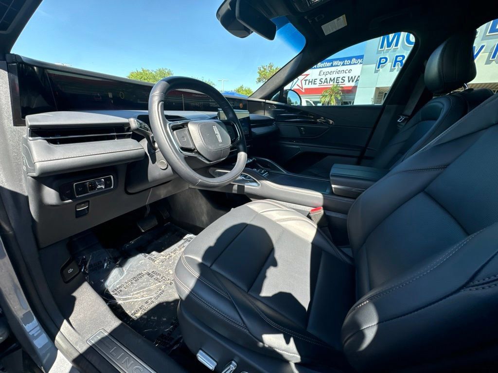 Certified 2024 Lincoln Nautilus Premier w/ Jet Appearance Package AWD/4WD image 13