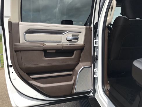 New 2025 RAM 2500 Laramie AWD/4WD image 20