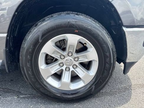 Used 2019 RAM 1500 Big Horn AWD/4WD image 3