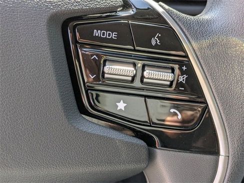 Used 2024 Kia Niro LX image 19