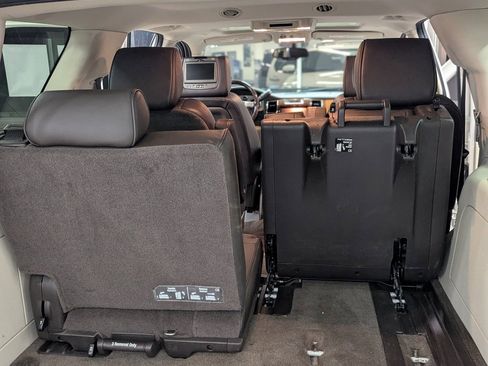 Used 2014 Cadillac Escalade Platinum image 33