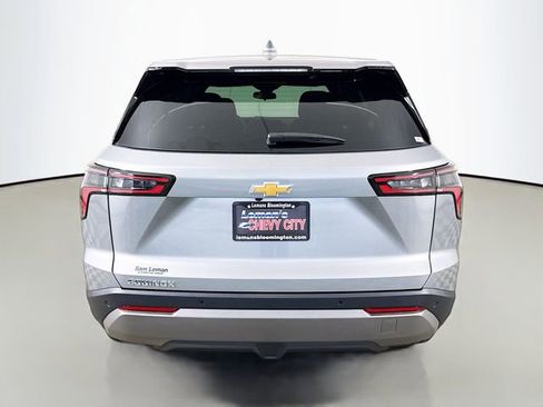 New 2026 Chevrolet Equinox LT w/ Convenience Package II FWD image 7