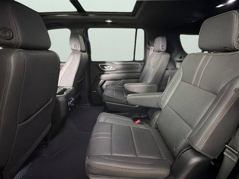 Certified 2023 Chevrolet Suburban RST w/ Luxury Package RWD image 28