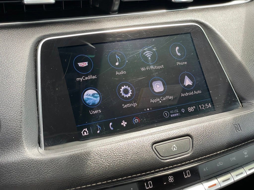 Used 2021 Cadillac XT4 Luxury w/ Cold Weather Package AWD/4WD image 23