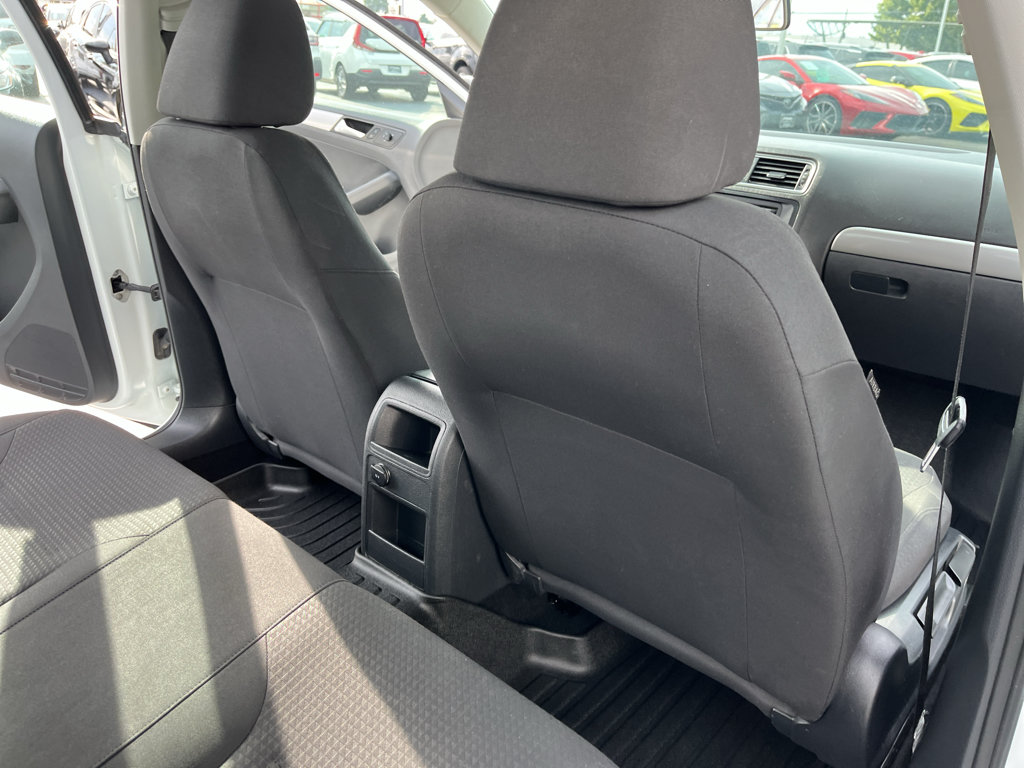 Used 2015 Volkswagen Jetta SE FWD image 37