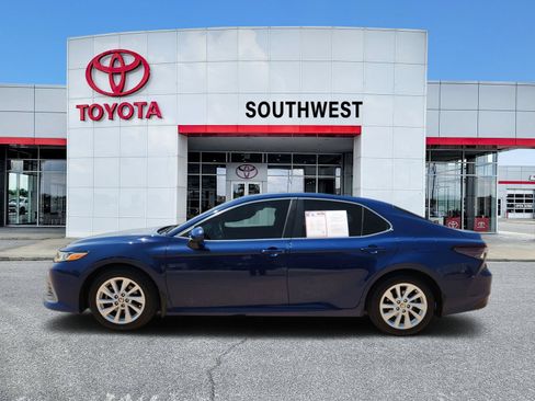 Used 2023 Toyota Camry LE FWD image 3