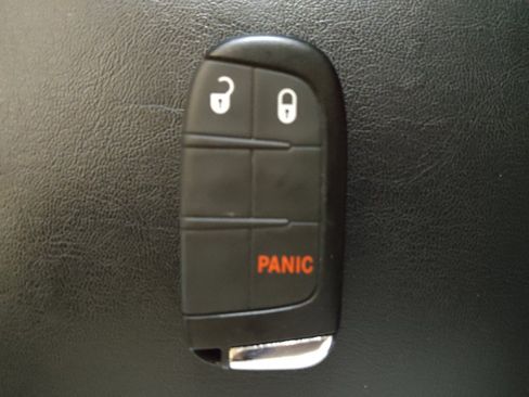 Used 2018 Jeep Compass Latitude w/ Popular Equipment Group FWD image 32