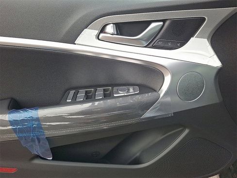 New 2026 Genesis G70 2.5T Prestige image 9