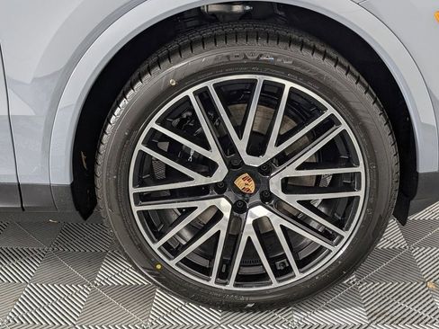 New 2026 Porsche Cayenne Coupe image 14